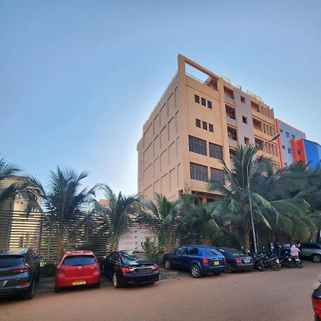 Hotel Les Fleurettes Ouagadougou Esterno foto