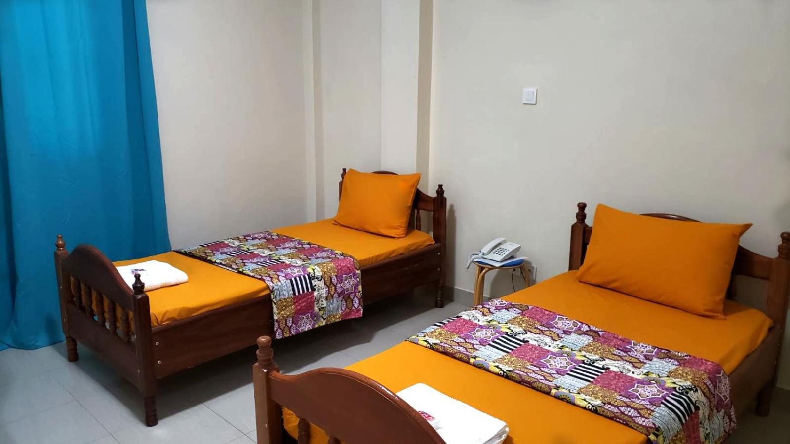 Hotel Les Fleurettes Ouagadougou Esterno foto