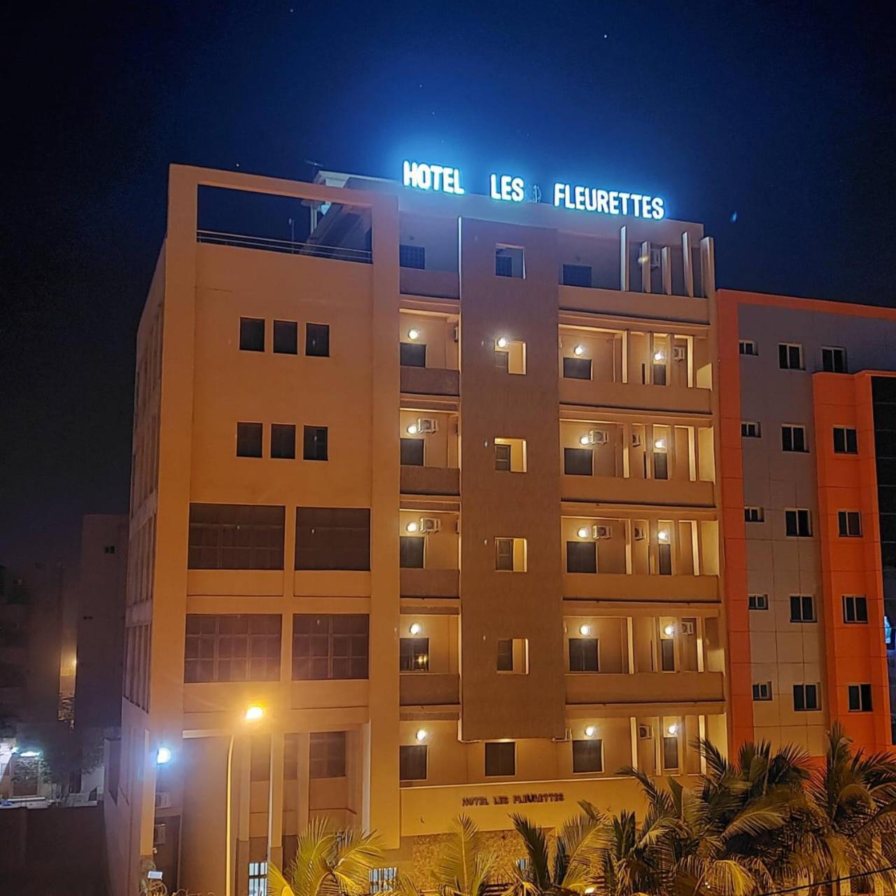 Hotel Les Fleurettes Ouagadougou Esterno foto